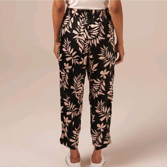 Tucker Julia Pant Moonlight Safari in Stretch Georgette - Picture 4 of 5